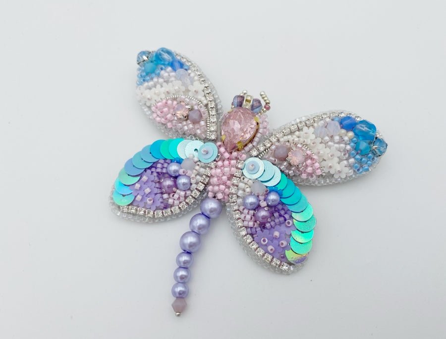 This handmade brooch in a shape of dragonfly is the perfect thing to add a touch of elegance to any outfit - Ornamentico shop