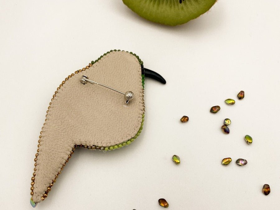 Crafted with care this brooch is made from high-quality materials and features character of the kiwi bird – Ornamentico shop