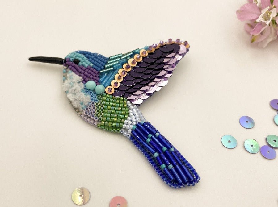 Introducing our handmade brooch in the shape of a hummingbird, crafted with meticulous attention to detail – Ornamentico shop