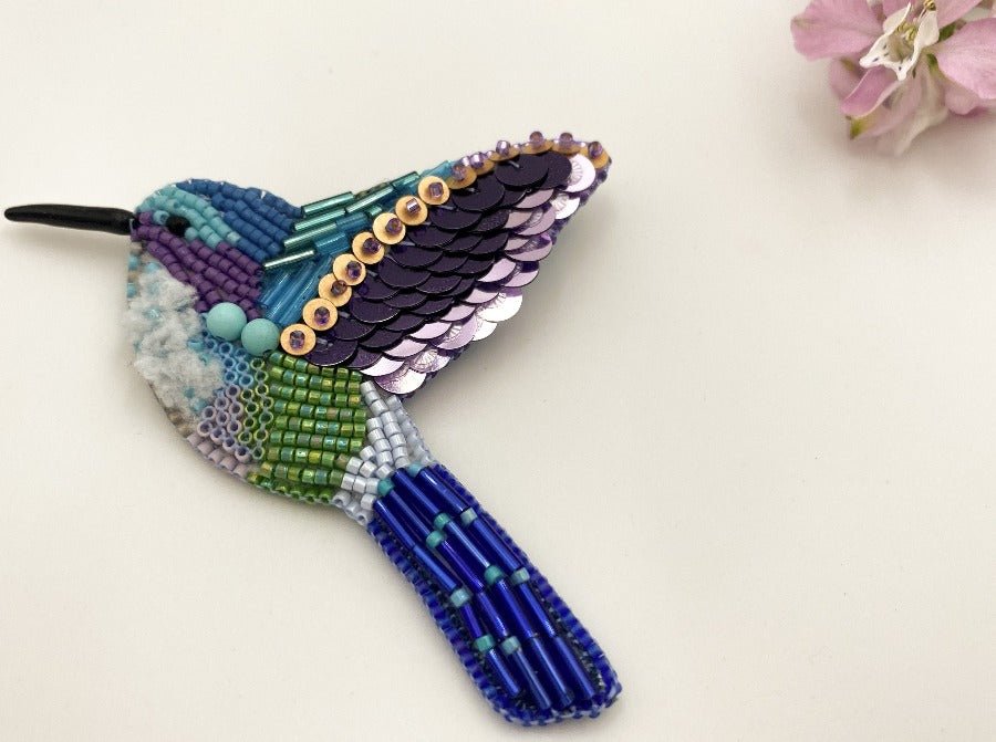 Introducing our handmade brooch in the shape of a hummingbird, crafted with meticulous attention to detail – Ornamentico shop