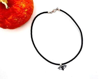 Handmade leather necklace for man with glass bat bead - Ornamentico shop