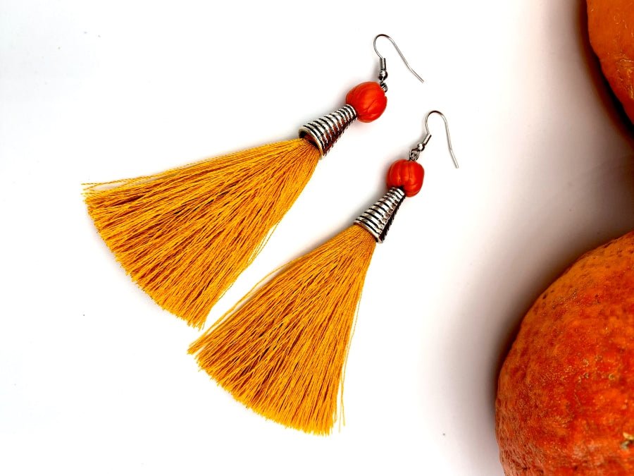 Handmade earrings with tassel with silver caps and pumpkin beads - Ornamentico shop
